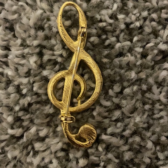 Gold Treble Clef Brooch - Picture 4 of 5